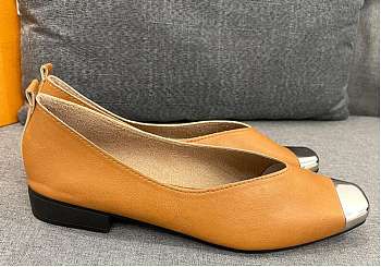 2023 new French style low-heeled square toe shallow mouth single shoes women soft-soled flat shoes